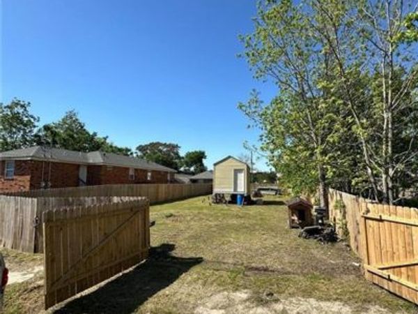 2751 BAY Street , New Orleans, LA 70122