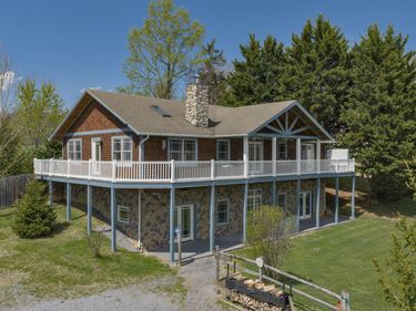 152 Birdsong Ln , Buena Vista, VA 24416