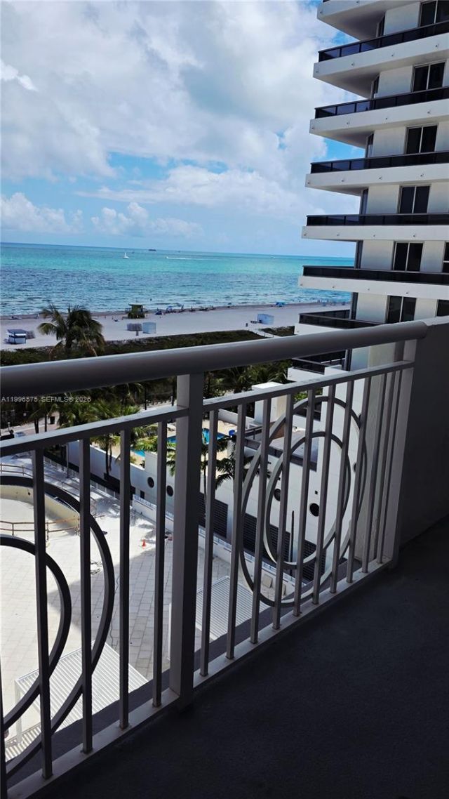 5825 Collins Ave , Unit 8J, Miami Beach, FL 33140 Photo