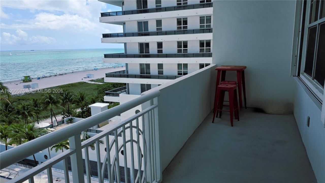 5825 Collins Ave , Unit 8J, Miami Beach, FL 33140 Photo