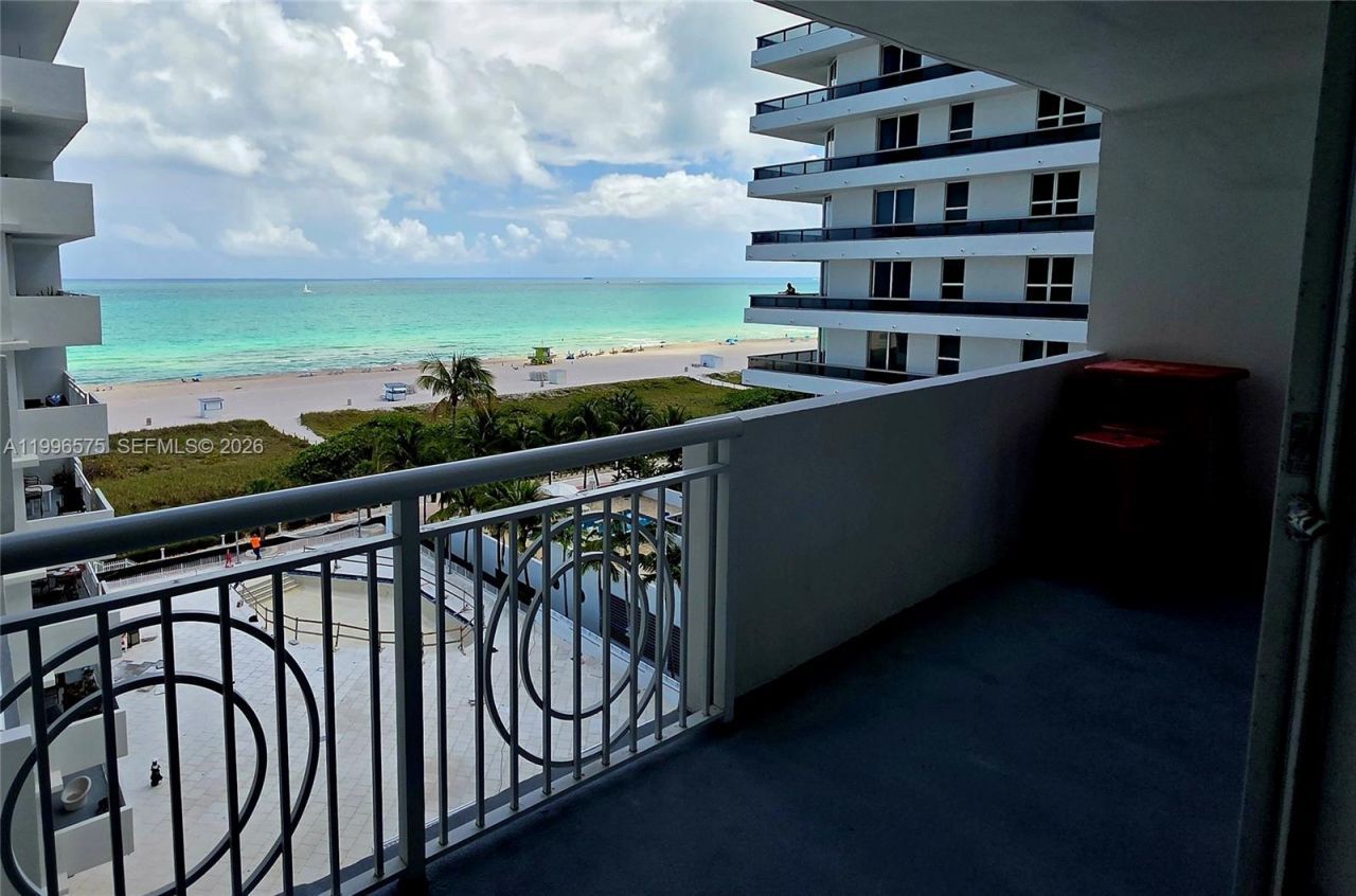 5825 Collins Ave , Unit 8J, Miami Beach, FL 33140 Photo
