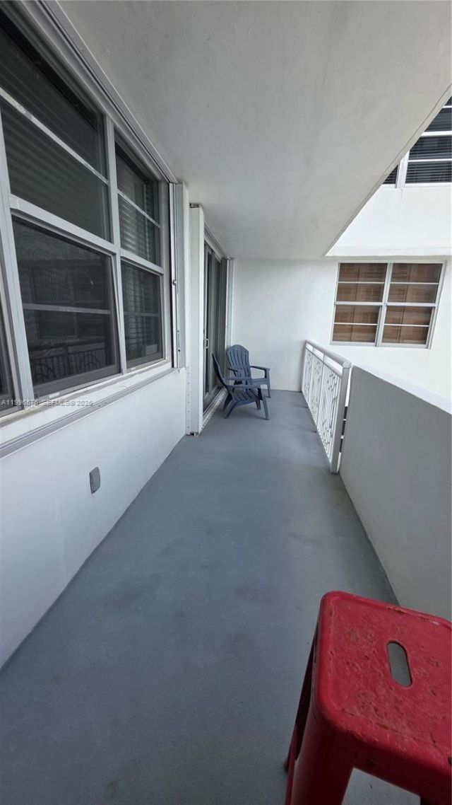 5825 Collins Ave , Unit 8J, Miami Beach, FL 33140 Photo