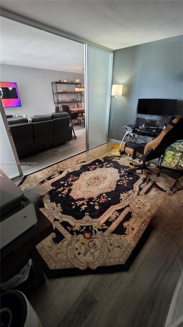 5825 Collins Ave , Unit 8J, Miami Beach, FL 33140 Photo