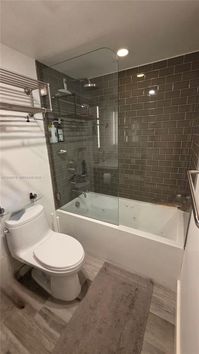 5825 Collins Ave , Unit 8J, Miami Beach, FL 33140 Photo