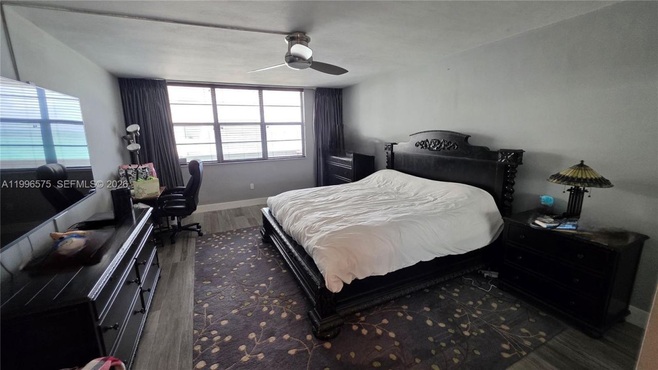 5825 Collins Ave , Unit 8J, Miami Beach, FL 33140 Photo