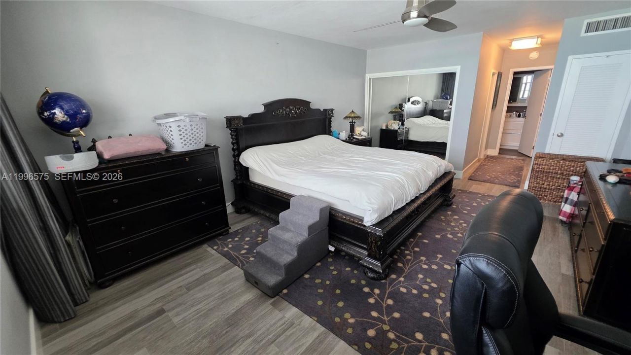 5825 Collins Ave , Unit 8J, Miami Beach, FL 33140 Photo