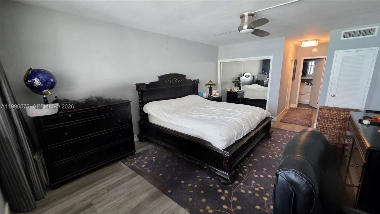 5825 Collins Ave , Unit 8J, Miami Beach, FL 33140 Photo