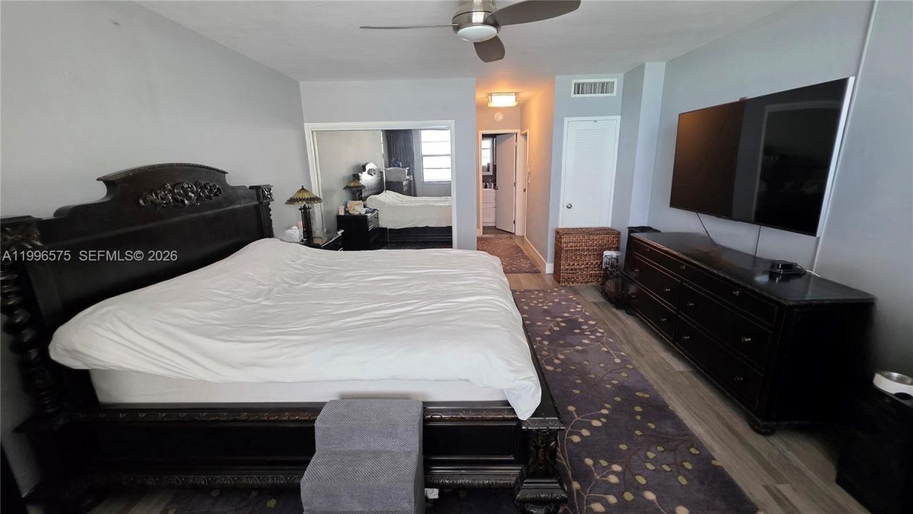 5825 Collins Ave , Unit 8J, Miami Beach, FL 33140 Photo