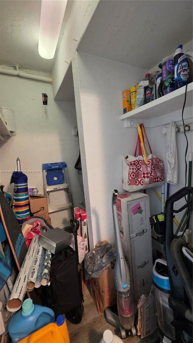 5825 Collins Ave , Unit 8J, Miami Beach, FL 33140 Photo