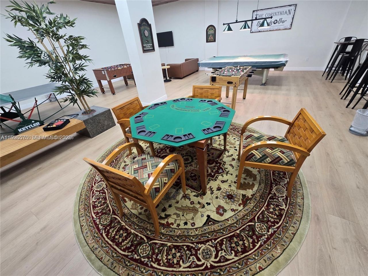 5825 Collins Ave , Unit 8J, Miami Beach, FL 33140 Photo