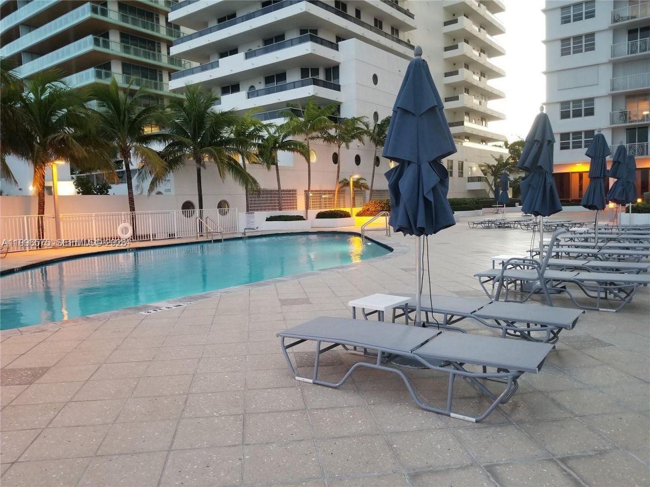 5825 Collins Ave , Unit 8J, Miami Beach, FL 33140 Photo