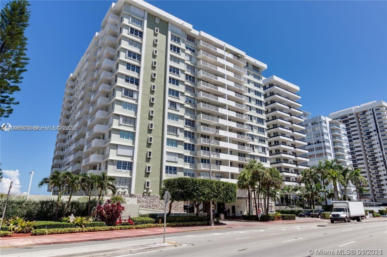 5825 Collins Ave , Unit 8J, Miami Beach, FL 33140 Photo