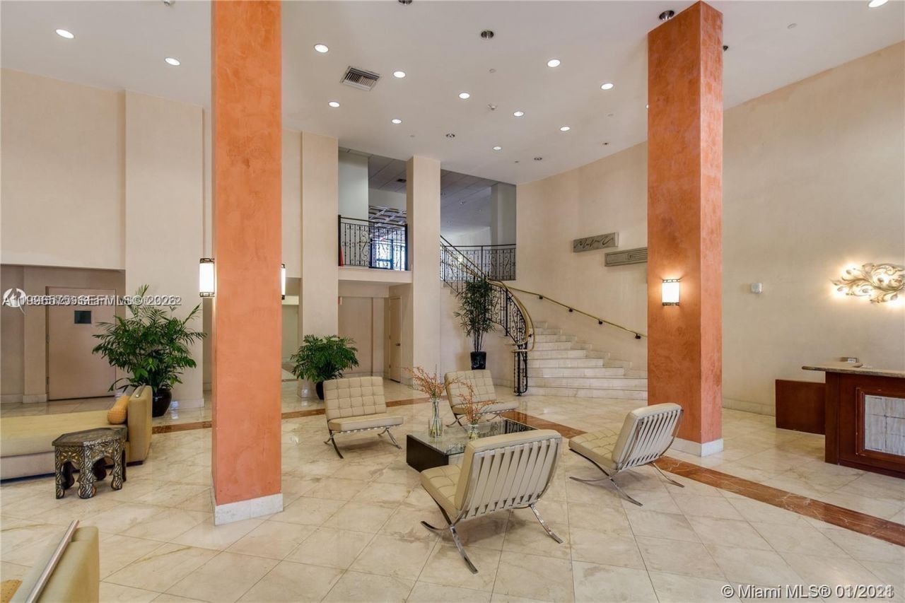 5825 Collins Ave , Unit 8J, Miami Beach, FL 33140 Photo