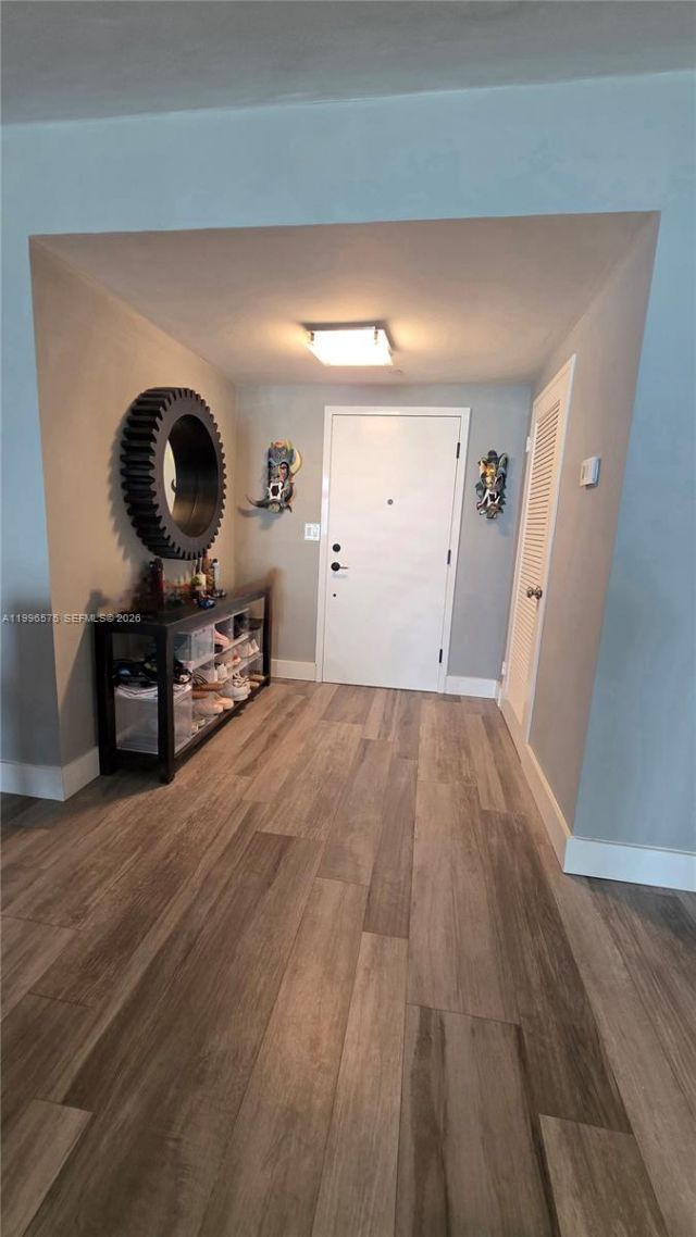 5825 Collins Ave , Unit 8J, Miami Beach, FL 33140 Photo