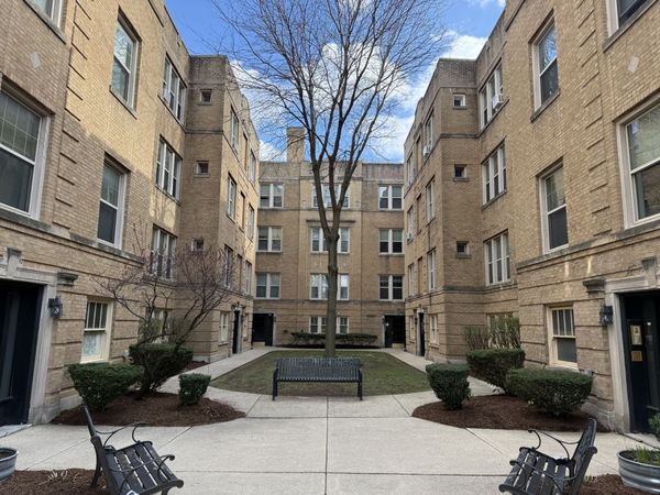 Unit 2S, Oak Park, IL 60302