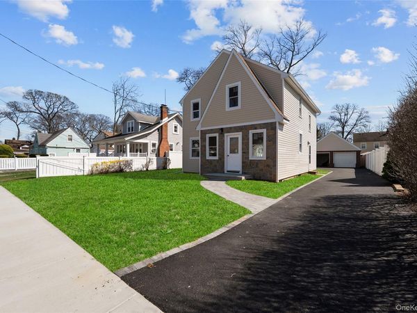 65 Mount Joy Avenue , Freeport, NY 11520