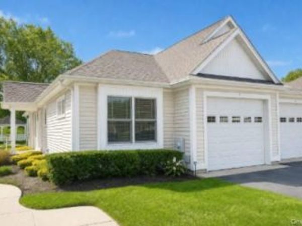 5 White Oak Court, Unit 5, Coram, NY 11727