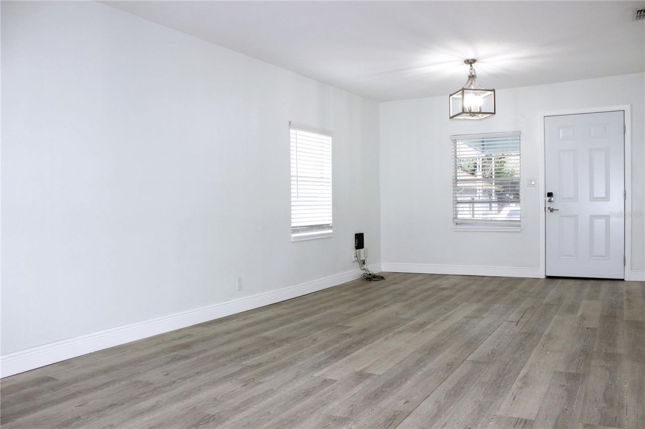 1302 E 33rd Avenue, Tampa, FL 33603 Photo