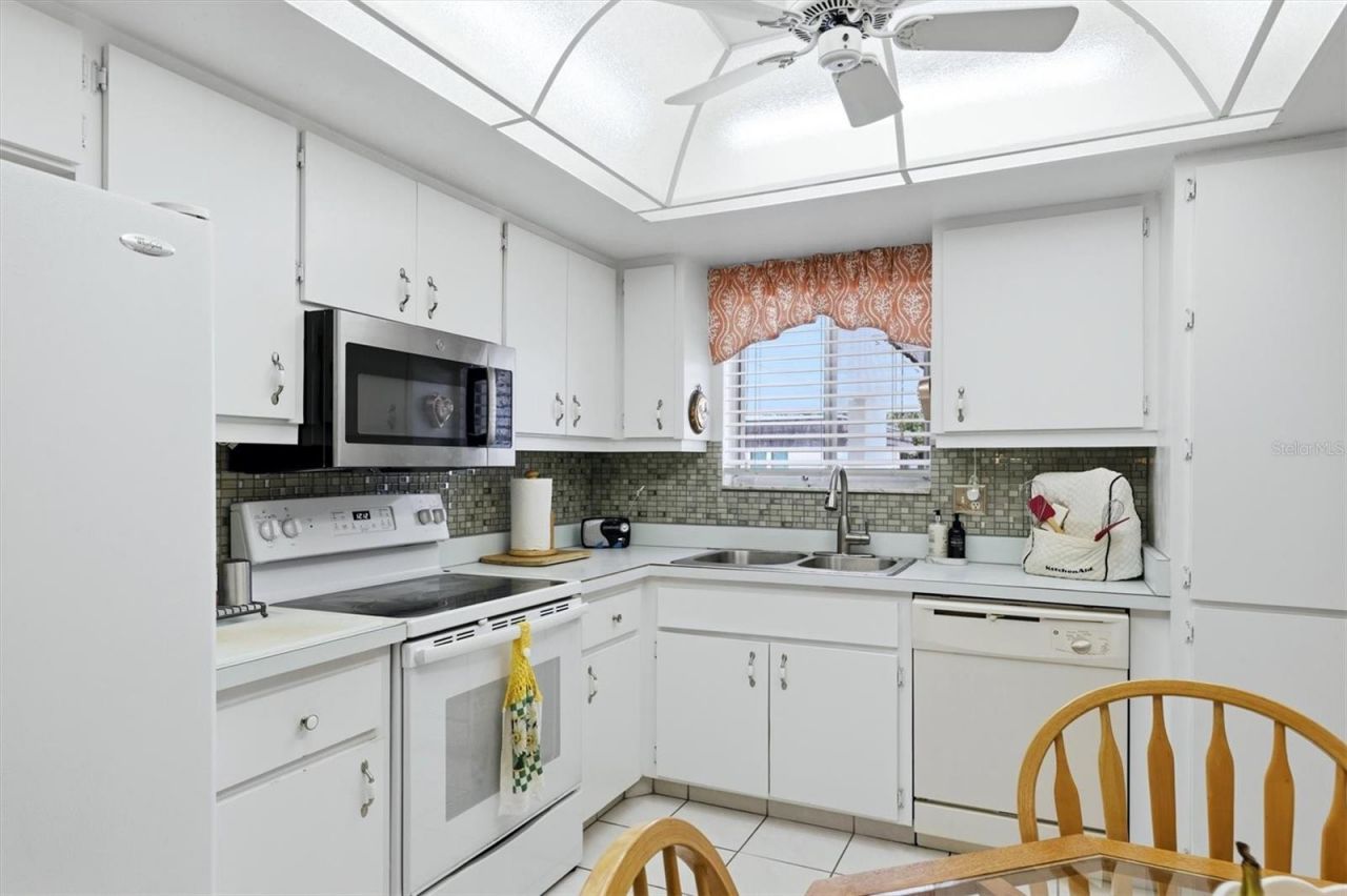 1505 Lakeside Way, Unit 153, Sarasota, FL 34232 Photo