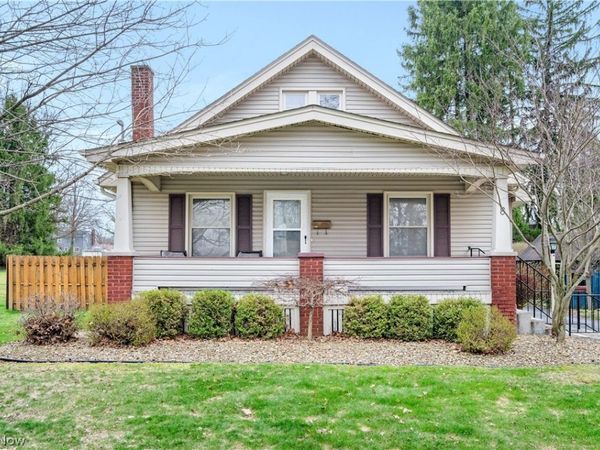 8 Nesbitt Street , Poland, OH 44514