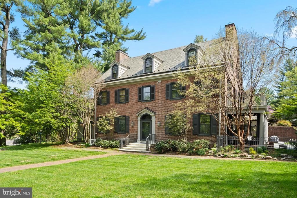 8219 SAINT MARTINS LANE, PHILADELPHIA, PA 19118