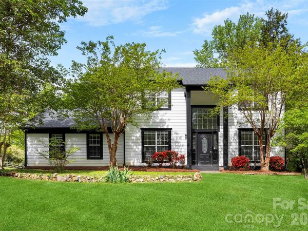 8413 Woodford Bridge Drive, Charlotte, NC 28216