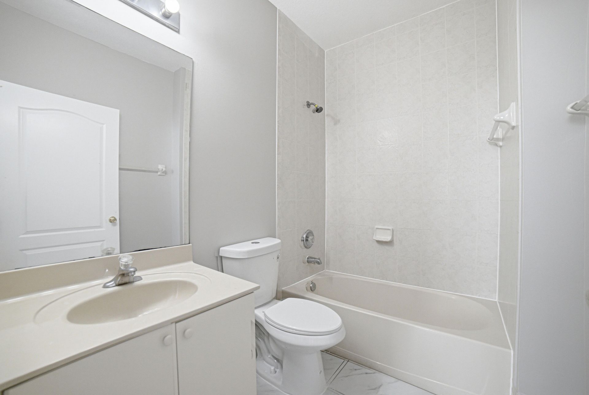7301 NW 174th Terrace, Unit 100, Hialeah, FL 33015 Photo