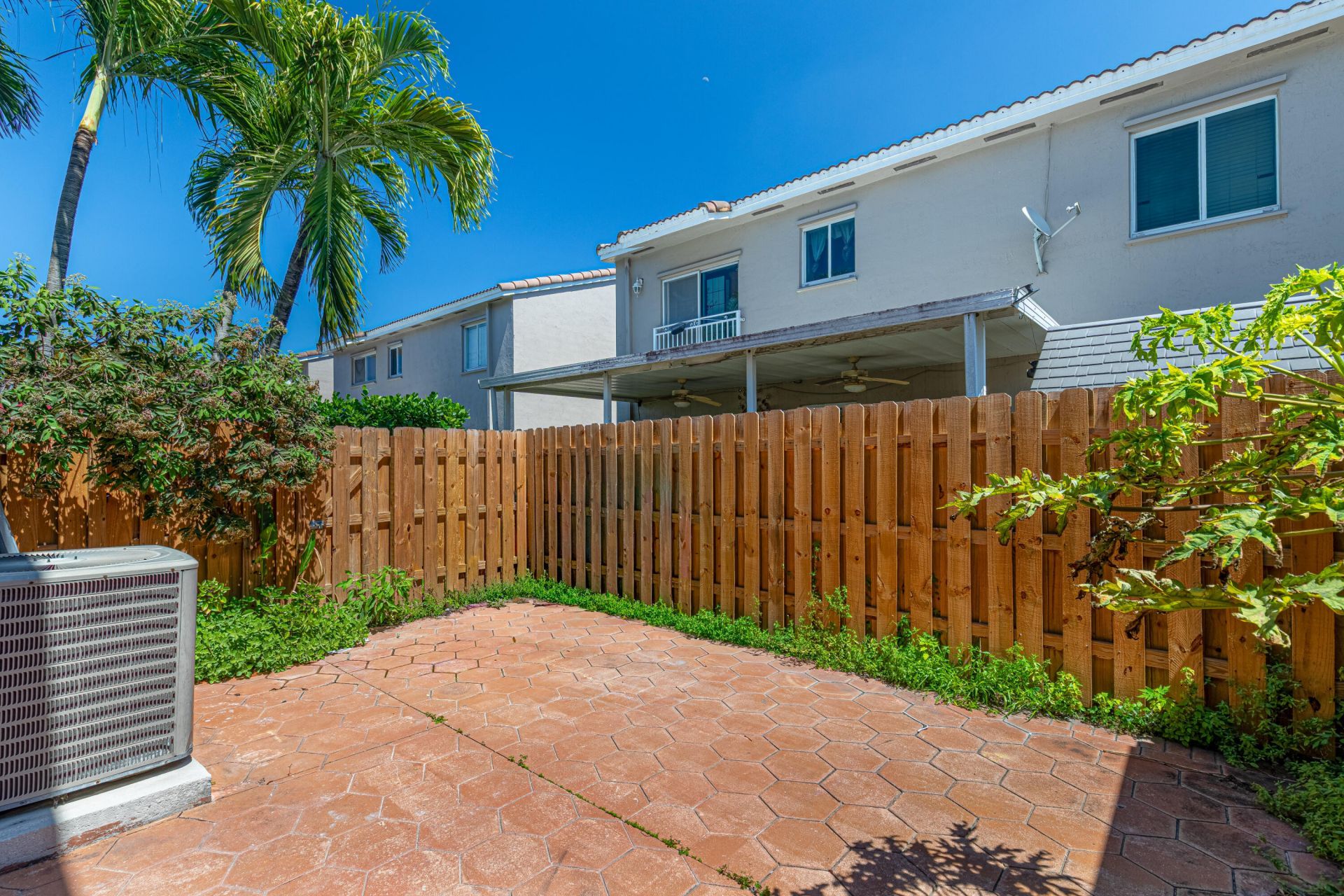 7301 NW 174th Terrace, Unit 100, Hialeah, FL 33015 Photo