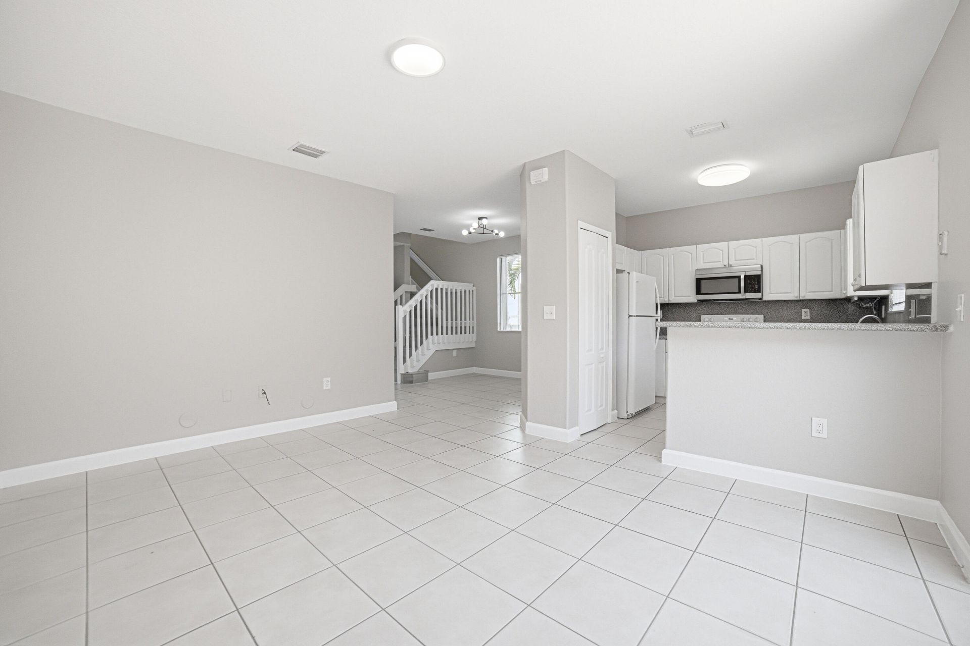 7301 NW 174th Terrace, Unit 100, Hialeah, FL 33015 Photo
