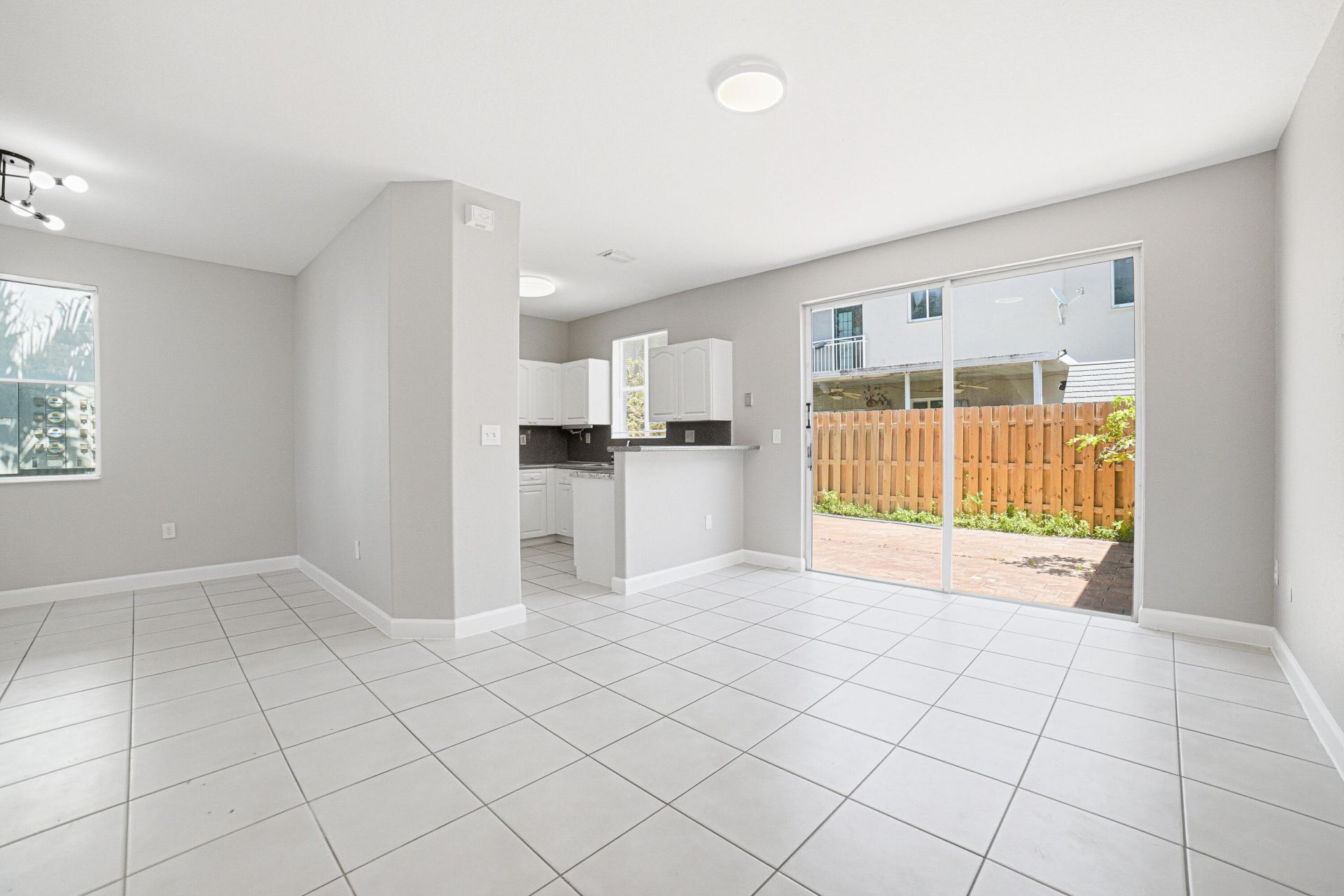 7301 NW 174th Terrace, Unit 100, Hialeah, FL 33015 Photo