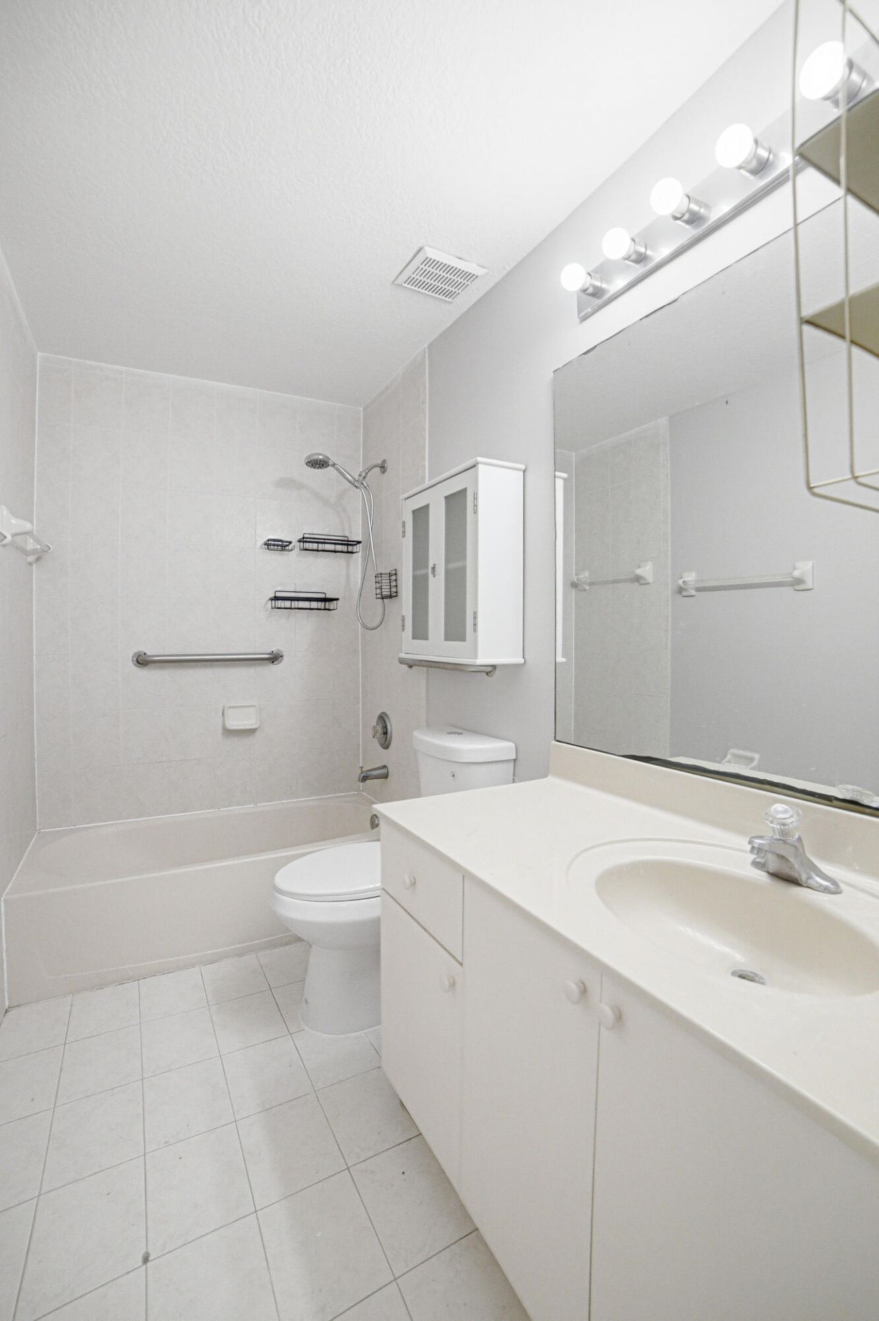 7301 NW 174th Terrace, Unit 100, Hialeah, FL 33015 Photo