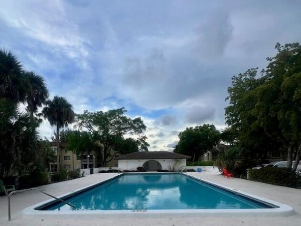 2700 Riverside Drive, Unit 103, Coral Springs, FL 33065