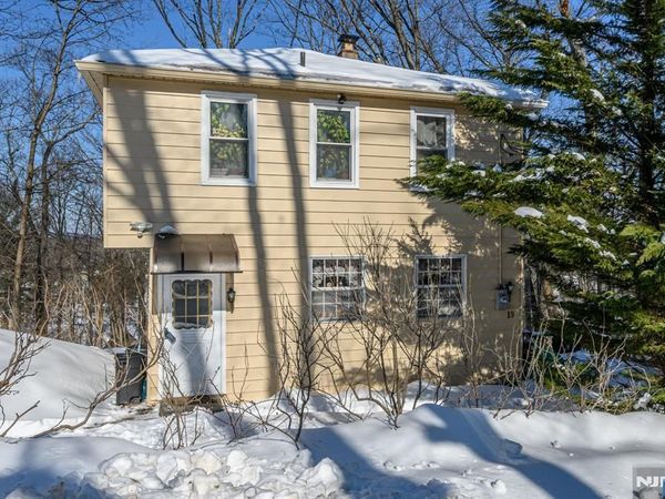 19 Skyland Avenue, WANAQUE, NJ 07420