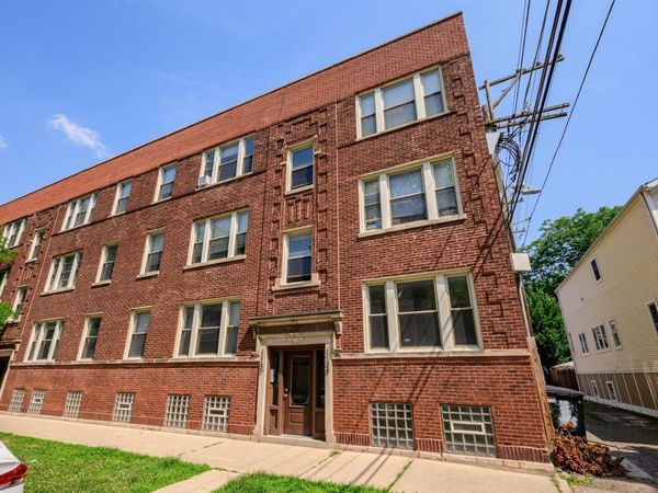 1148 W BARRY Avenue , Unit 2, Chicago, IL 60657