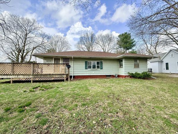 604 E Center Street , Monticello, IL 61856