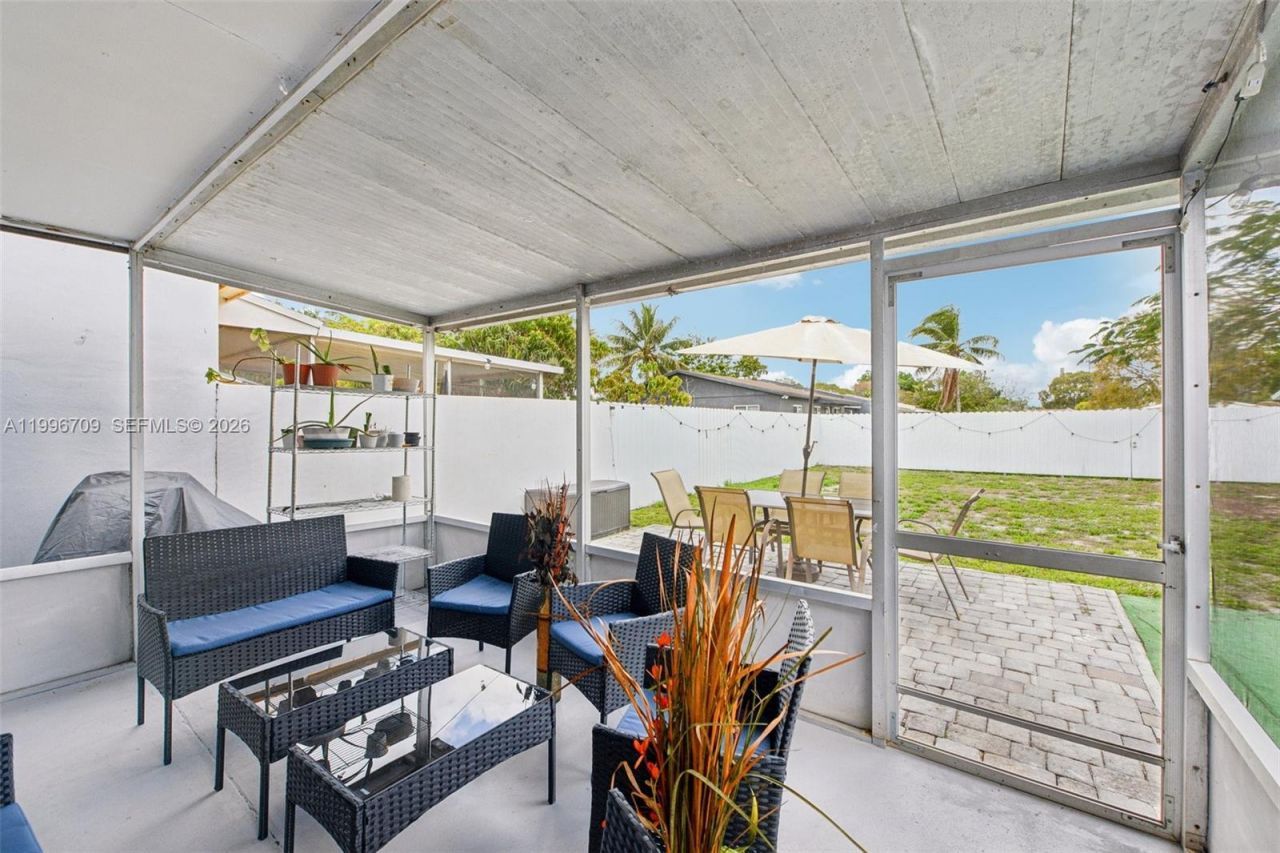 2951 NW 195th St, Miami Gardens, FL 33056 Photo