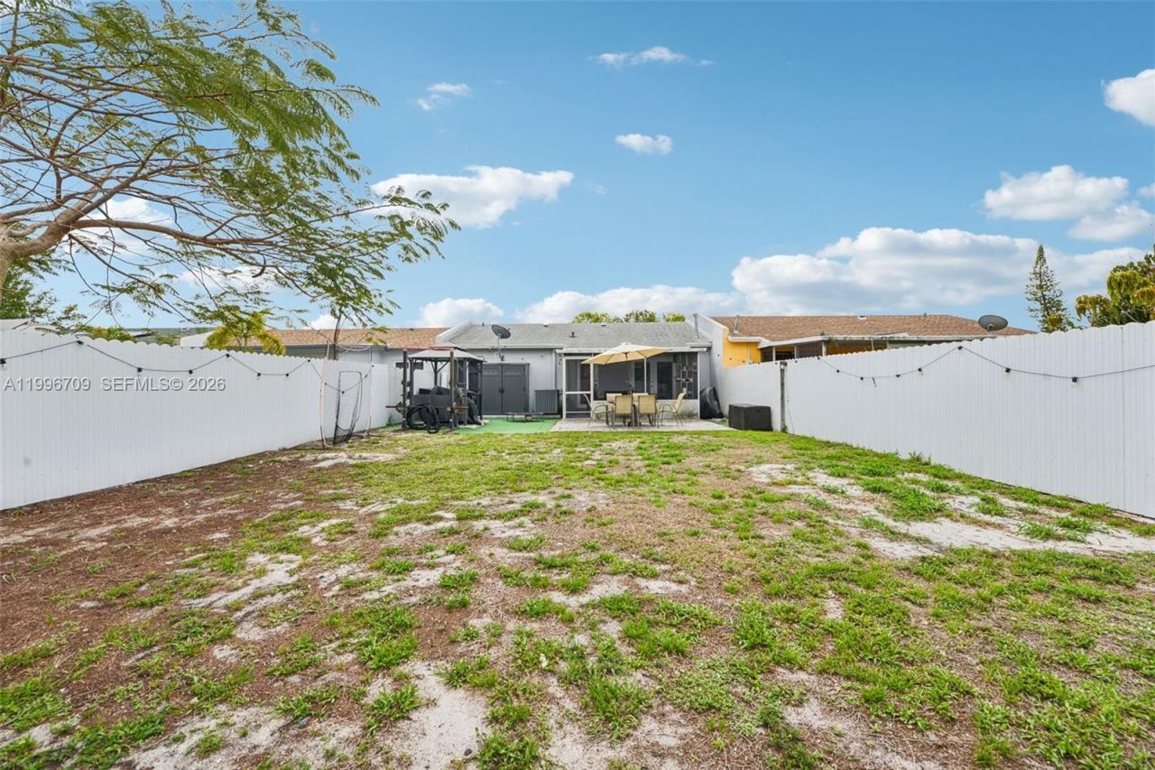 2951 NW 195th St, Miami Gardens, FL 33056 Photo