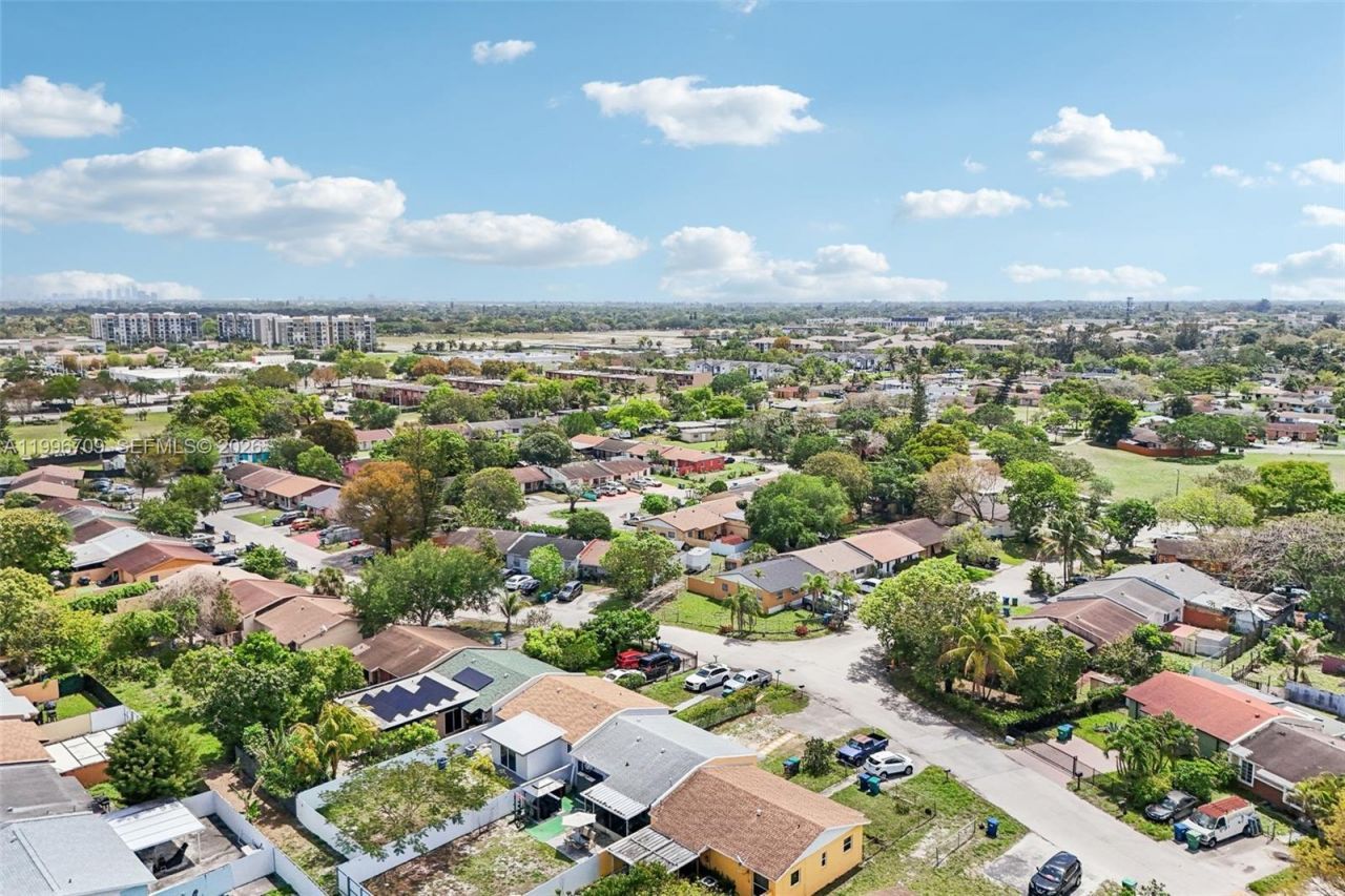 2951 NW 195th St, Miami Gardens, FL 33056 Photo