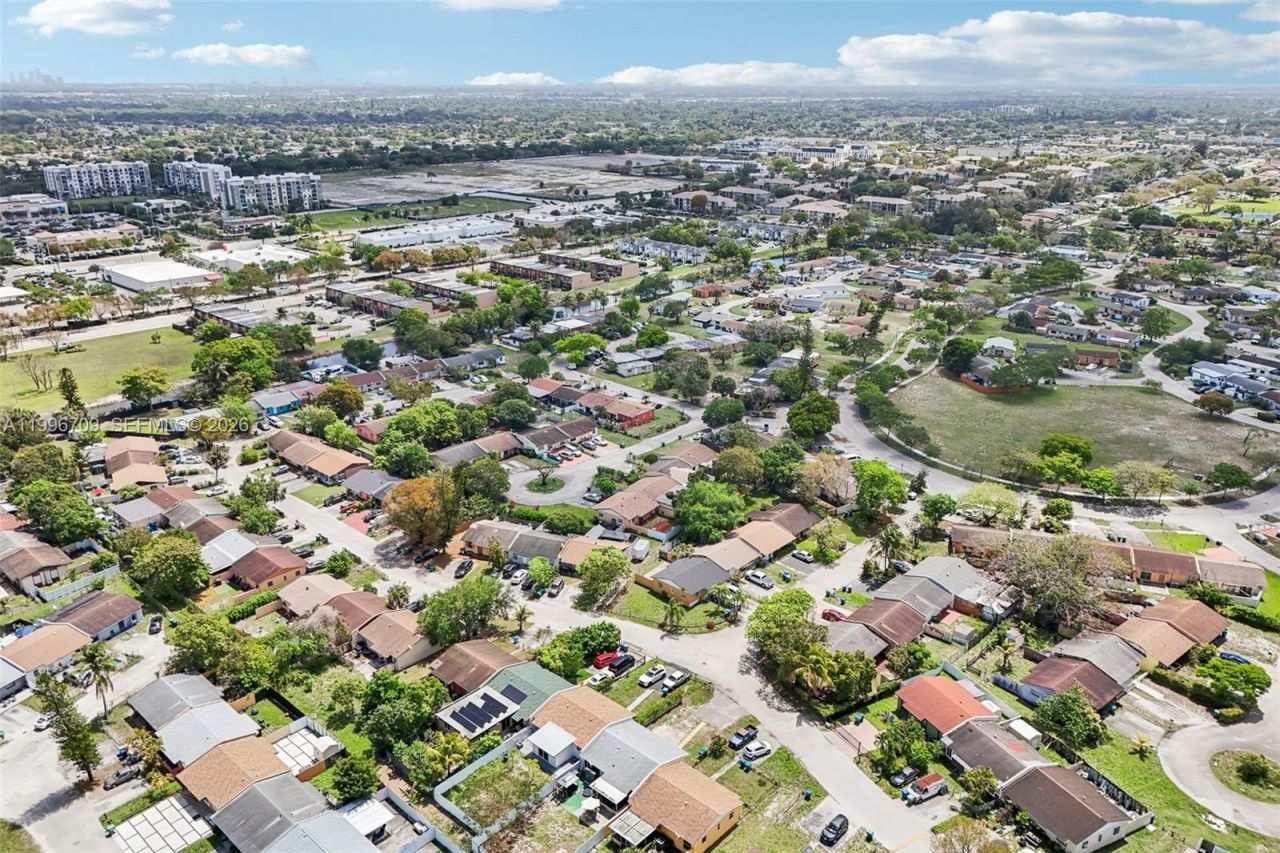 2951 NW 195th St, Miami Gardens, FL 33056 Photo