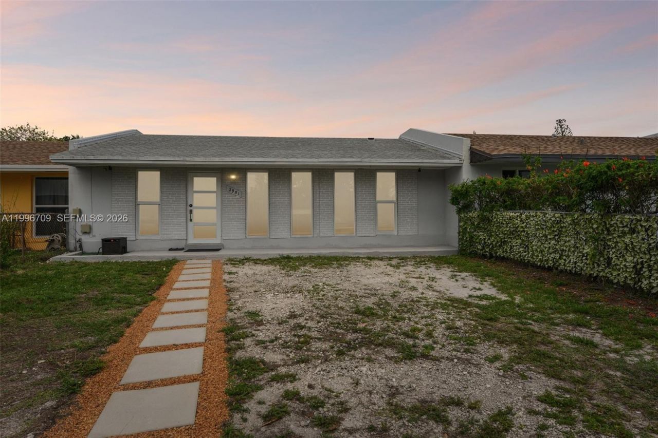 2951 NW 195th St, Miami Gardens, FL 33056 Photo