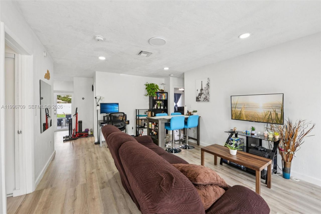 2951 NW 195th St, Miami Gardens, FL 33056 Photo