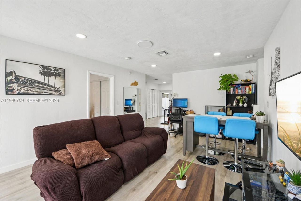 2951 NW 195th St, Miami Gardens, FL 33056 Photo