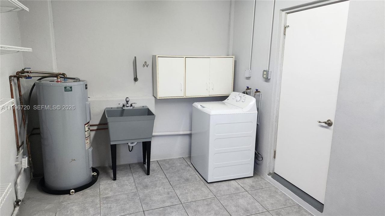 795 NW 42nd St, Miami, FL 33127 Photo