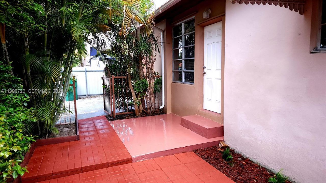 795 NW 42nd St, Miami, FL 33127 Photo