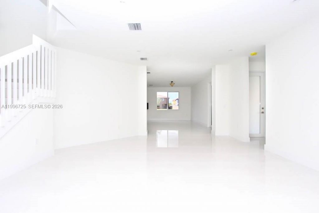 15631 SW 11th Ter, Miami, FL 33194 Photo