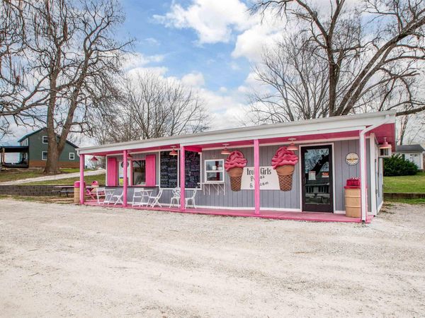 1606 TREMONT Street, Spring Bay, IL 61611