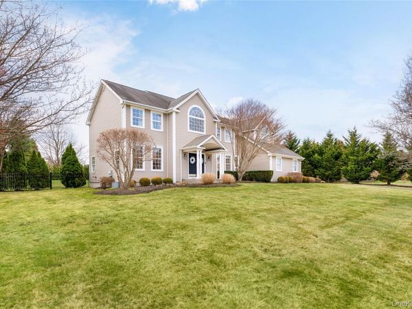 6 Mimosa Street , Miller Place, NY 11764