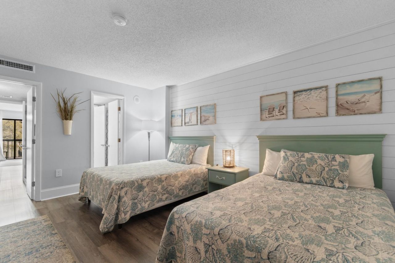 210 75th Ave N  Photo 18