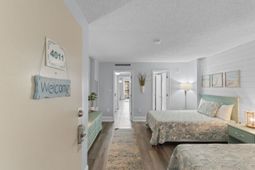 210 75th Ave N  photo 4