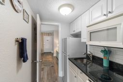 210 75th Ave N  photo 4